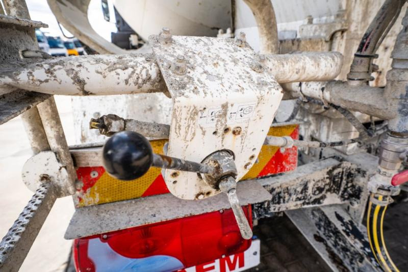 Fahrmischer MAN TGS 32 360 BB+ LIEBHERR 9m3: das Bild 9 Fahrmischer MAN TGS 32 360 BB+ LIEBHERR 9m3: das Bild 9