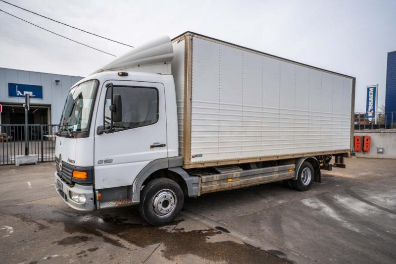 Mercedes ATEGO 818 - Koffer LKW: das Bild 1 Mercedes ATEGO 818 - Koffer LKW: das Bild 1