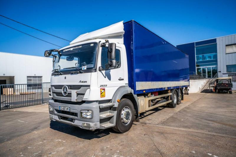 Mercedes AXOR 2533 -6X2 - Koffer LKW: das Bild 1 Mercedes AXOR 2533 -6X2 - Koffer LKW: das Bild 1
