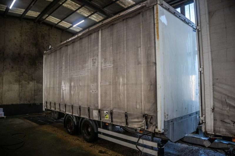 ROBUSTE-KAISER GRAND VOLUME+TOIT DECOUVRABLE - Planenanhänger: das Bild 2 ROBUSTE-KAISER GRAND VOLUME+TOIT DECOUVRABLE - Planenanhänger: das Bild 2