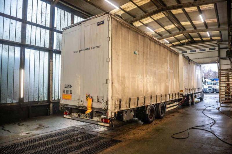 ROBUSTE-KAISER GRAND VOLUME+TOIT DECOUVRABLE - Planenanhänger: das Bild 3 ROBUSTE-KAISER GRAND VOLUME+TOIT DECOUVRABLE - Planenanhänger: das Bild 3