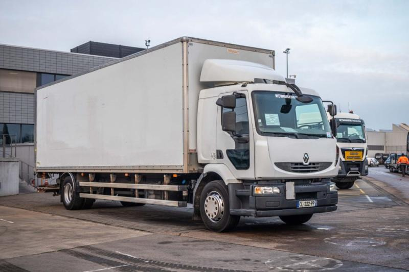 Renault MIDLUM 270 DXI (18t.)+DHOLLANDIA 2T. - Koffer LKW: das Bild 2 Renault MIDLUM 270 DXI (18t.)+DHOLLANDIA 2T. - Koffer LKW: das Bild 2