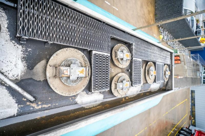 Tankwagen Renault MIDLUM 270 DXI + MAGYAR ALU 11000L+5COMP.: das Bild 8