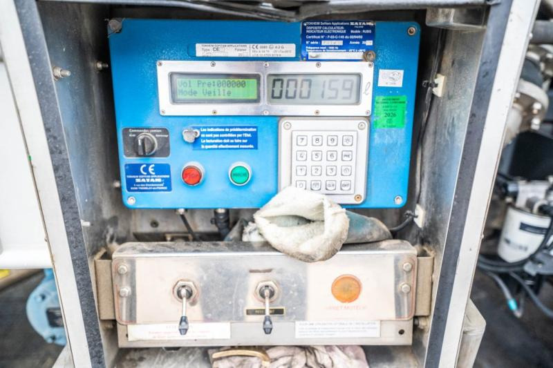 Tankwagen Renault MIDLUM 270 DXI + MAGYAR ALU 11000L+5COMP.: das Bild 10