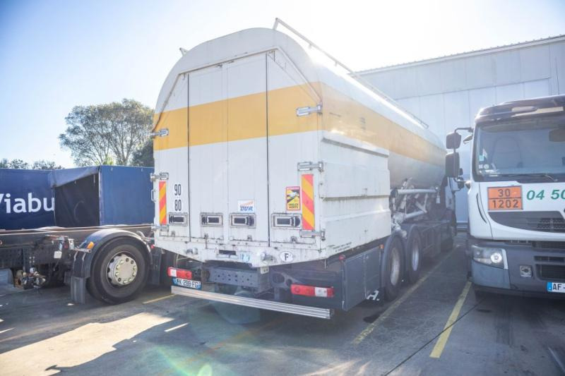 Renault PREMIUM 320 DXI+CITERNE ALIMENTAIRE ( engine problem) - Tankwagen: das Bild 3 Renault PREMIUM 320 DXI+CITERNE ALIMENTAIRE ( engine problem) - Tankwagen: das Bild 3
