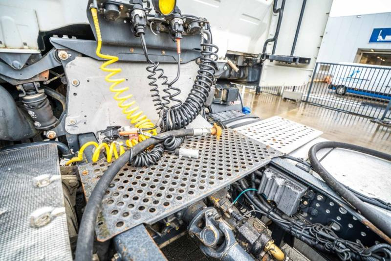 Iveco STRALIS 460 + KIPHYDR. - Sattelzugmaschine: das Bild 5 Iveco STRALIS 460 + KIPHYDR. - Sattelzugmaschine: das Bild 5