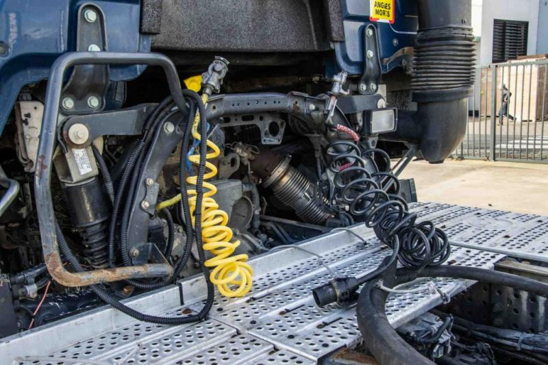 Mercedes ACTROS 1843 LS+E6+HYDRAULIQUE - Sattelzugmaschine: das Bild 5 Mercedes ACTROS 1843 LS+E6+HYDRAULIQUE - Sattelzugmaschine: das Bild 5