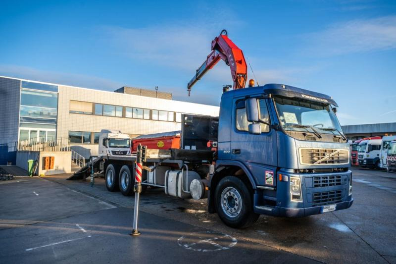Volvo FM 300-6x2+FASSI 19t/m + 2EXT - Abschleppwagen: das Bild 2 Volvo FM 300-6x2+FASSI 19t/m + 2EXT - Abschleppwagen: das Bild 2