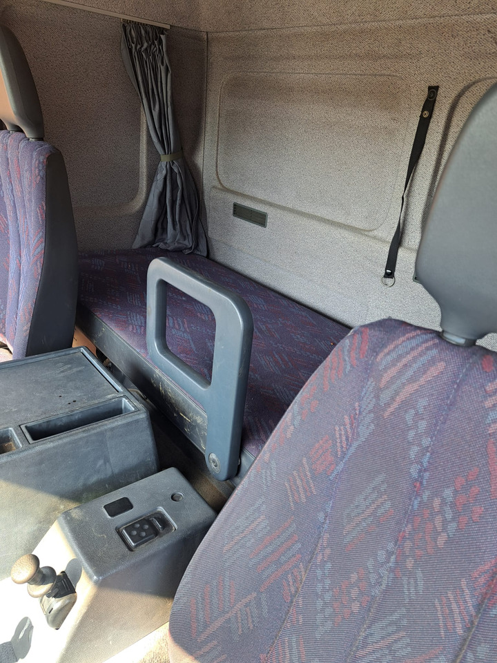 MERCEDES-BENZ 1823 - Autotransporter LKW: das Bild 5 MERCEDES-BENZ 1823 - Autotransporter LKW: das Bild 5