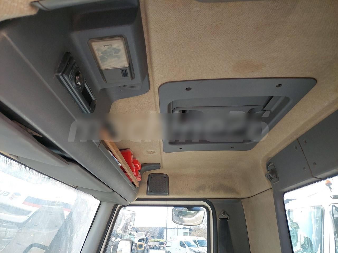 Kipper Für die Beförderung von Silo RENAULT MIDLUM 180: das Bild 13