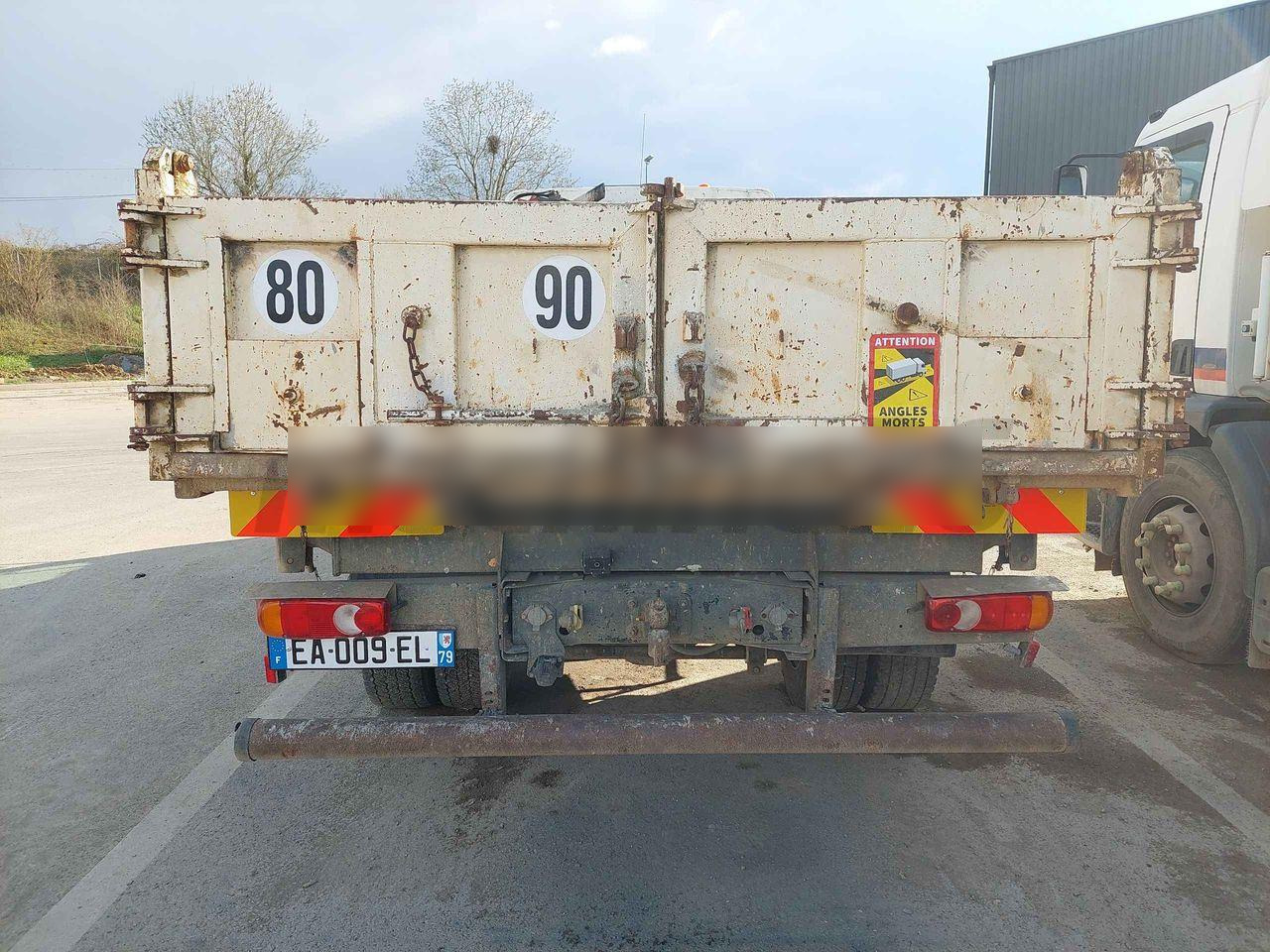 RENAULT MIDLUM 180 - Kipper: das Bild 3 RENAULT MIDLUM 180 - Kipper: das Bild 3