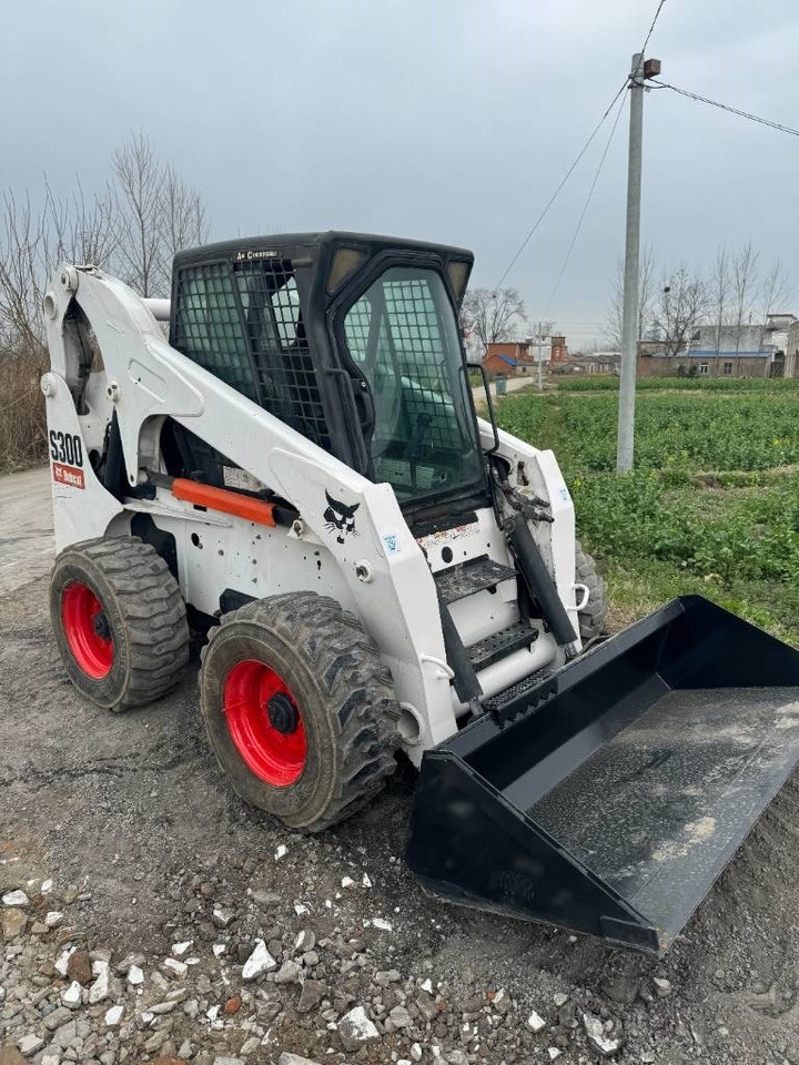 Bobcat S 300 - Kompaktlader: das Bild 4 Bobcat S 300 - Kompaktlader: das Bild 4