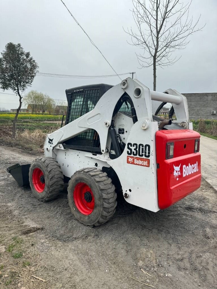Bobcat S 300 - Kompaktlader: das Bild 5 Bobcat S 300 - Kompaktlader: das Bild 5
