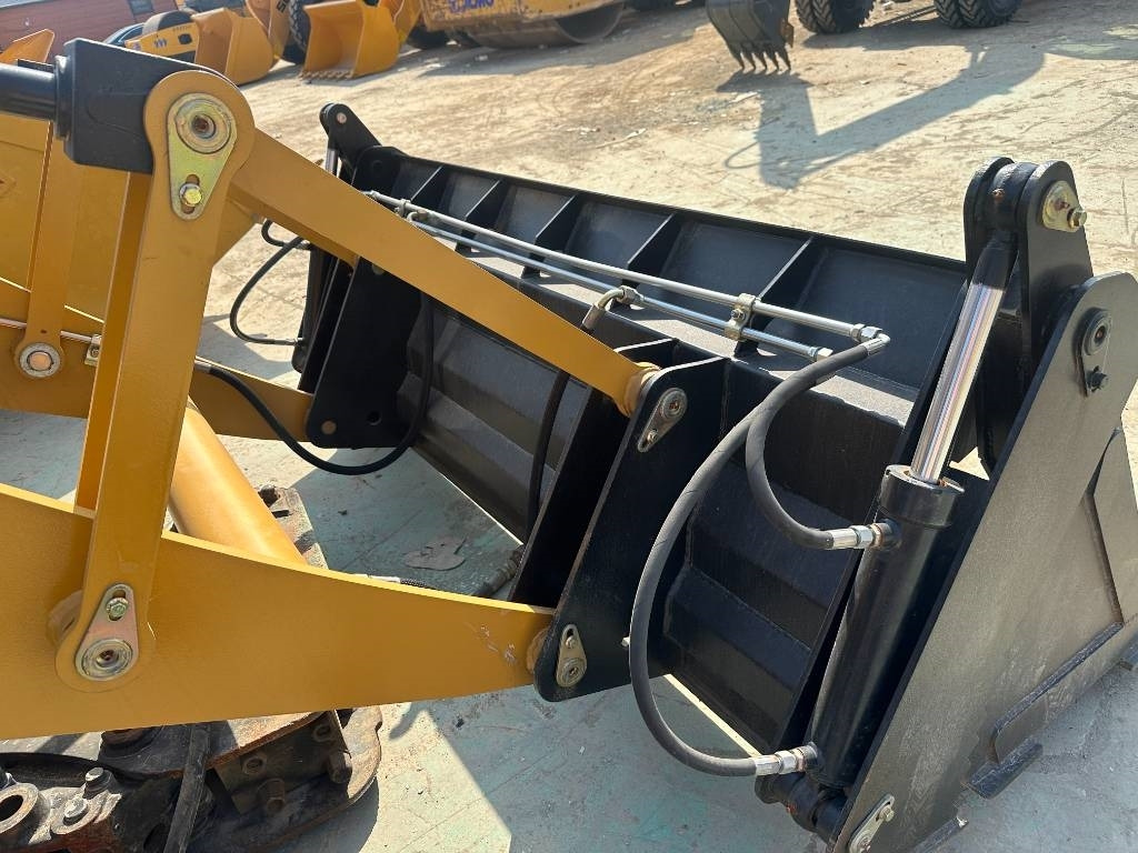 Kettenbagger neu kaufen CAT 420 F: das Bild 10
