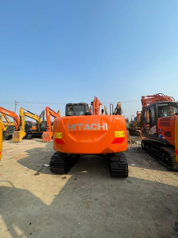 Hitachi ZX 130 - Kettenbagger: das Bild 2 Hitachi ZX 130 - Kettenbagger: das Bild 2