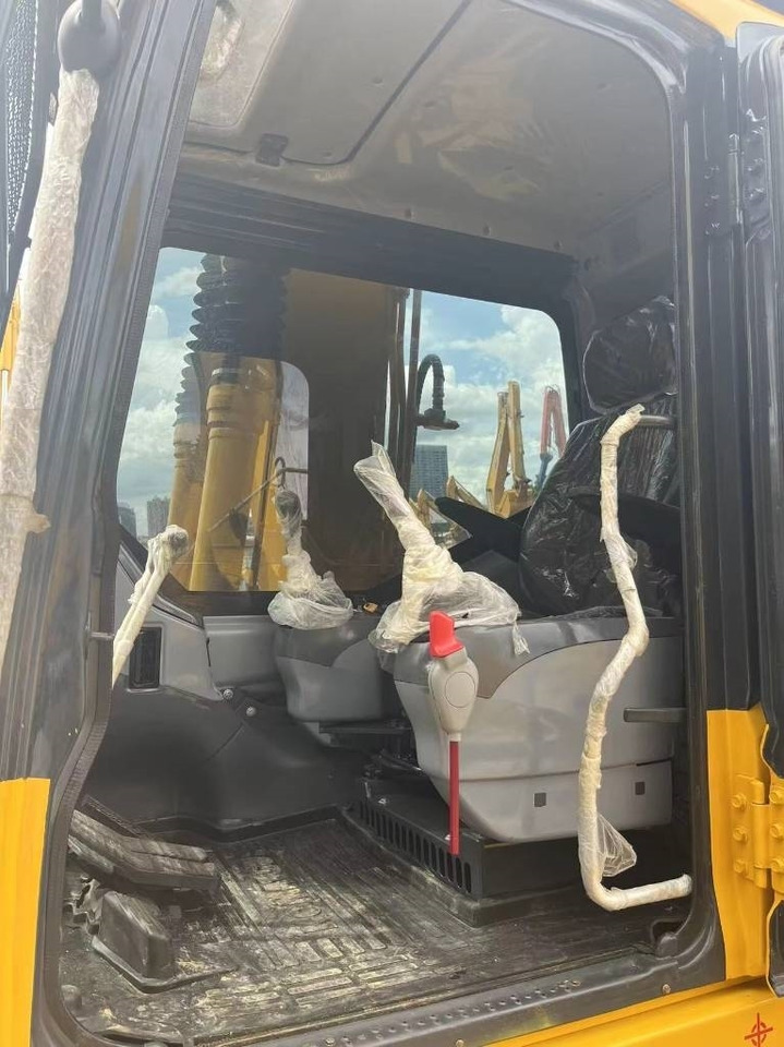 Komatsu PC 130 - Minibagger: das Bild 3 Komatsu PC 130 - Minibagger: das Bild 3