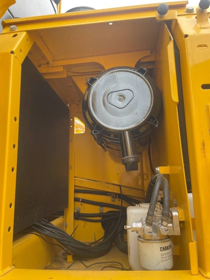 Komatsu PC 220 - Kettenbagger: das Bild 3 Komatsu PC 220 - Kettenbagger: das Bild 3