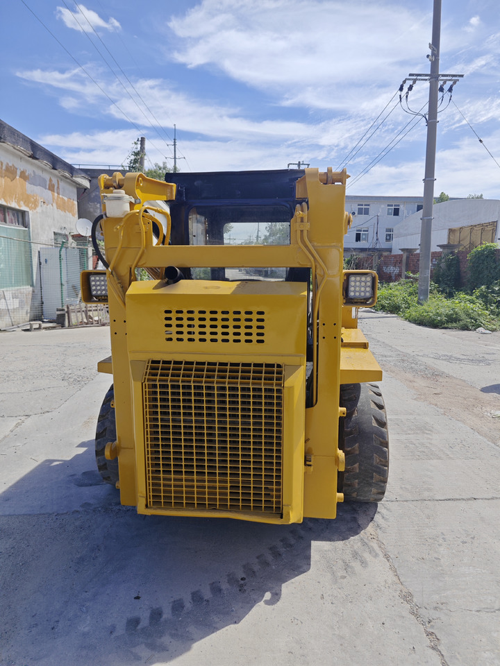 CATERPILLAR 226C - Kompaktlader: das Bild 3 CATERPILLAR 226C - Kompaktlader: das Bild 3