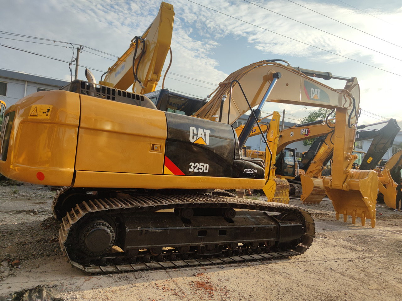 CATERPILLAR 325D - Kettenbagger: das Bild 5 CATERPILLAR 325D - Kettenbagger: das Bild 5