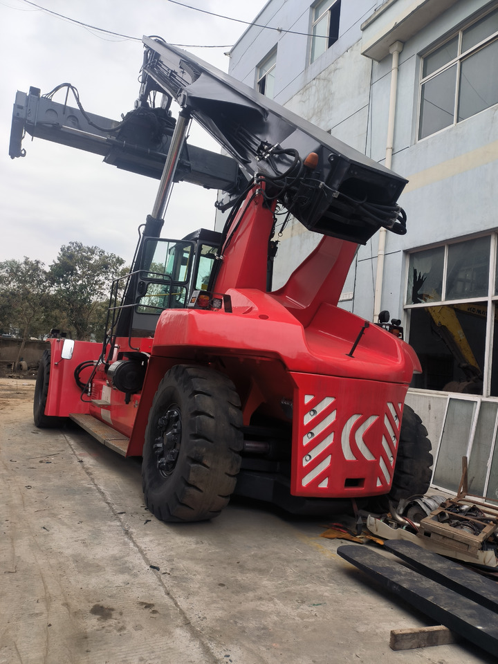 Kalmar DRF450 Used Reach stacker/Container forklift - Reach stacker: das Bild 2 Kalmar DRF450 Used Reach stacker/Container forklift - Reach stacker: das Bild 2