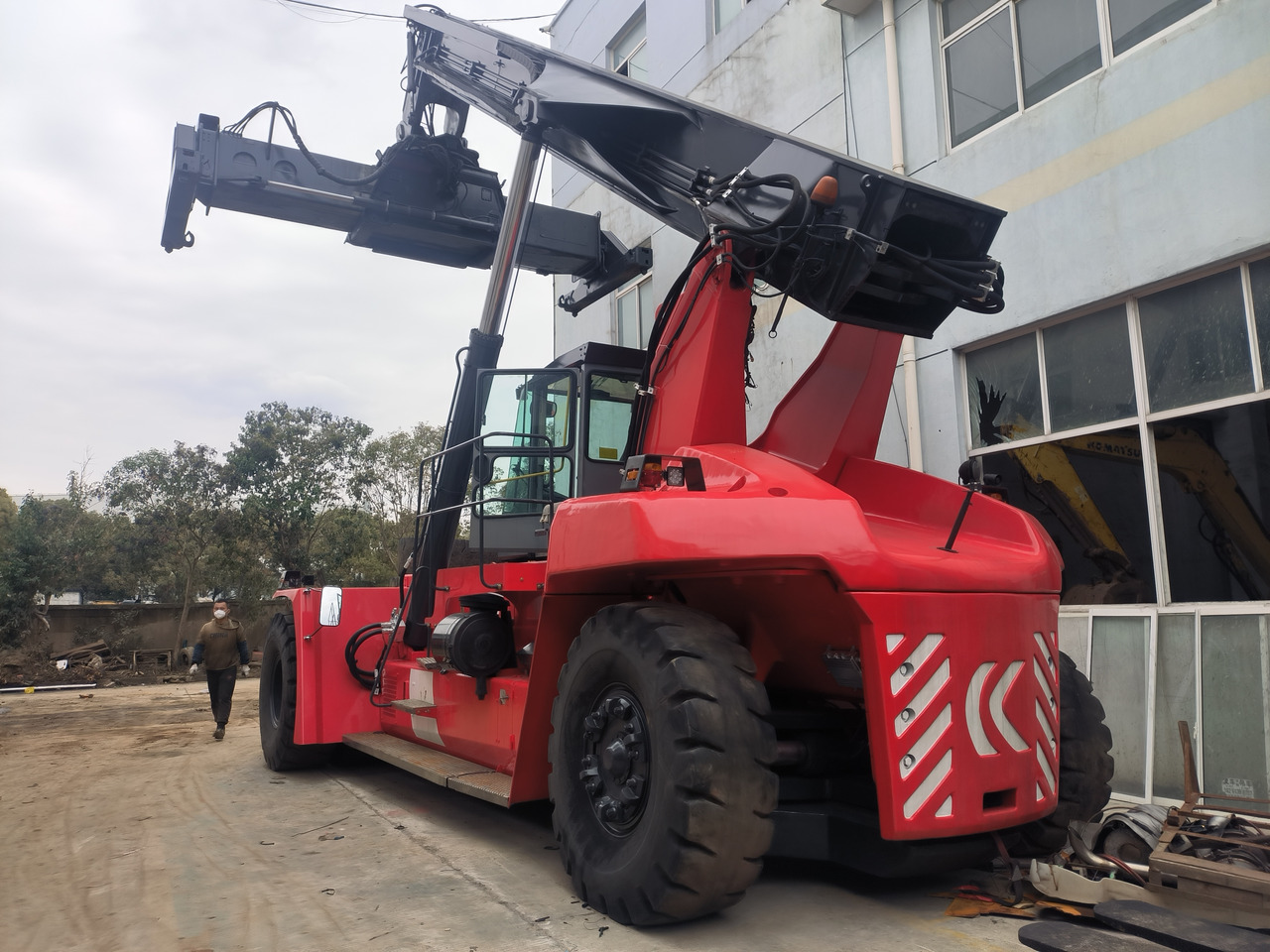 Kalmar DRF450 Used Reach stacker/Container forklift - Reach stacker: das Bild 1 Kalmar DRF450 Used Reach stacker/Container forklift - Reach stacker: das Bild 1