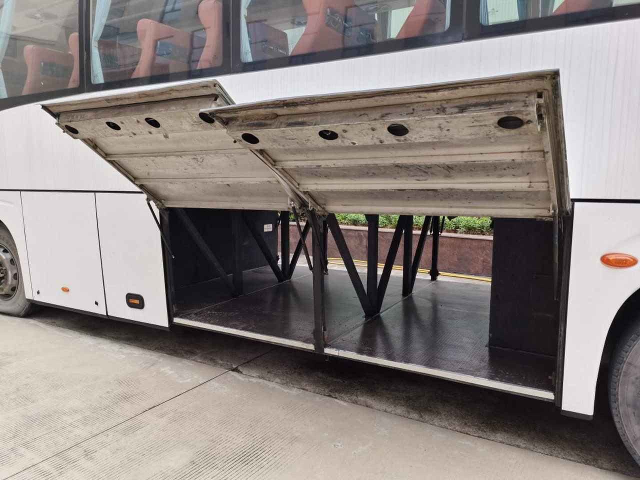 KINGLONG XMQ6127 - Reisebus: das Bild 4 KINGLONG XMQ6127 - Reisebus: das Bild 4