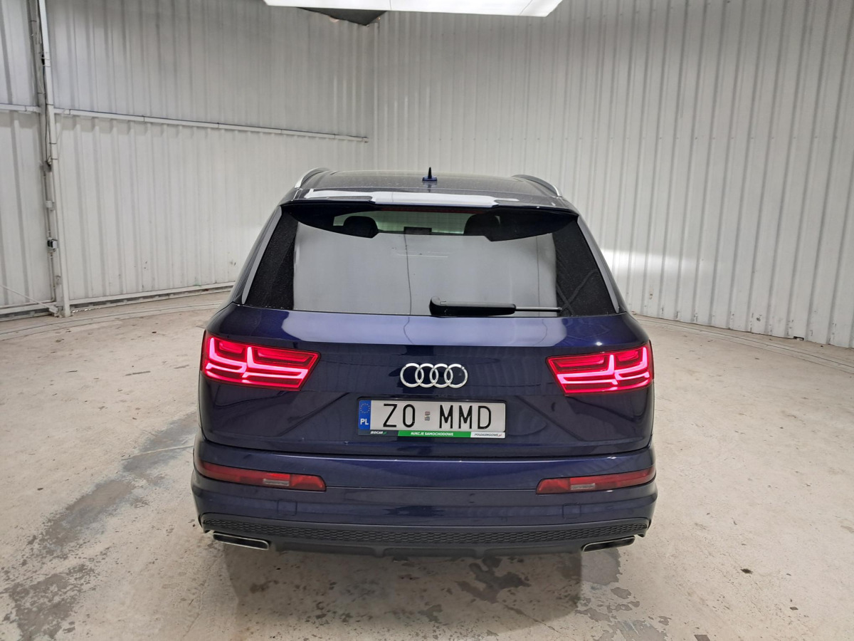 AUDI Q7 SUV - SUV/ Geländewagen: das Bild 4 AUDI Q7 SUV - SUV/ Geländewagen: das Bild 4