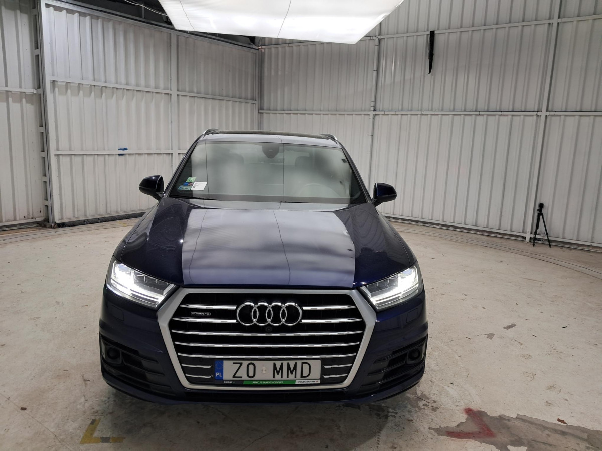 AUDI Q7 SUV - SUV/ Geländewagen: das Bild 2 AUDI Q7 SUV - SUV/ Geländewagen: das Bild 2