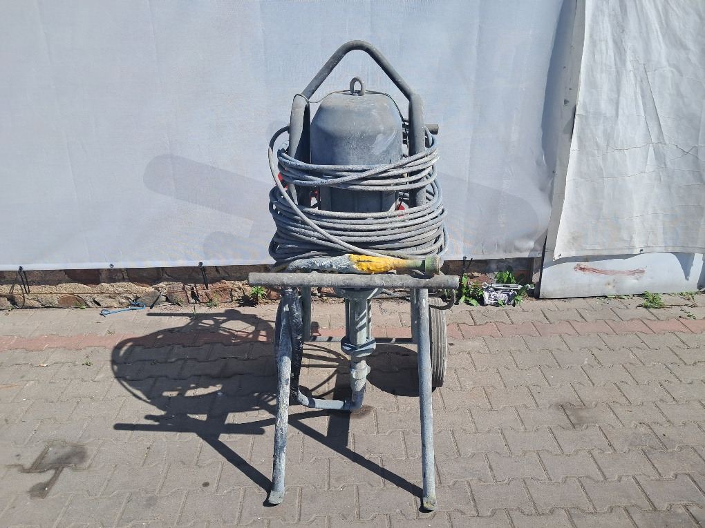 Agregat malarski pompa WAGNER PROTEC 95-150 - Rok 2022 - 530 bar - AIRLESS - Baugeräte: das Bild 2 Agregat malarski pompa WAGNER PROTEC 95-150 - Rok 2022 - 530 bar - AIRLESS - Baugeräte: das Bild 2