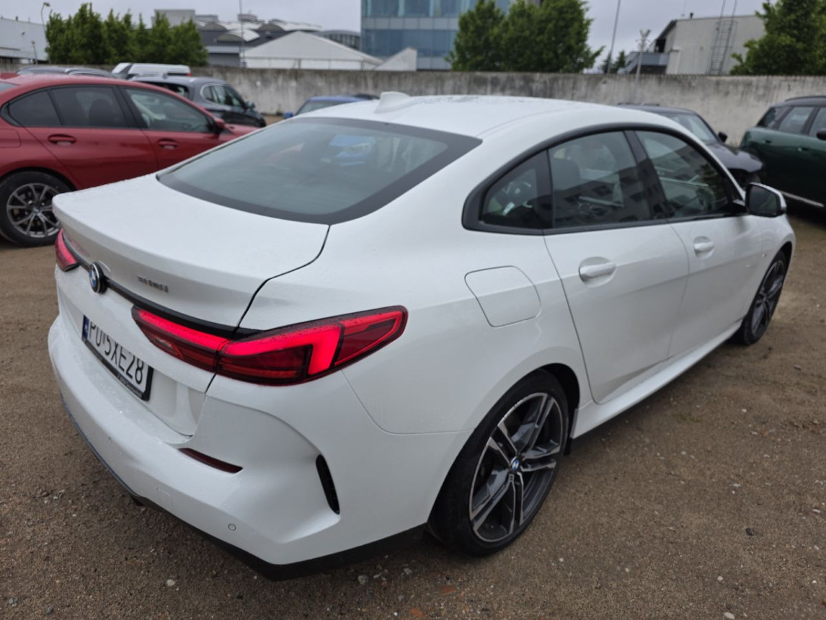 BMW 218i M Sport SEDAN - Limousine: das Bild 4 BMW 218i M Sport SEDAN - Limousine: das Bild 4