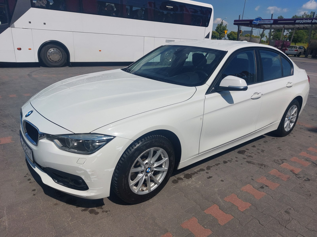 BMW 318D SEDAN - Limousine: das Bild 2 BMW 318D SEDAN - Limousine: das Bild 2