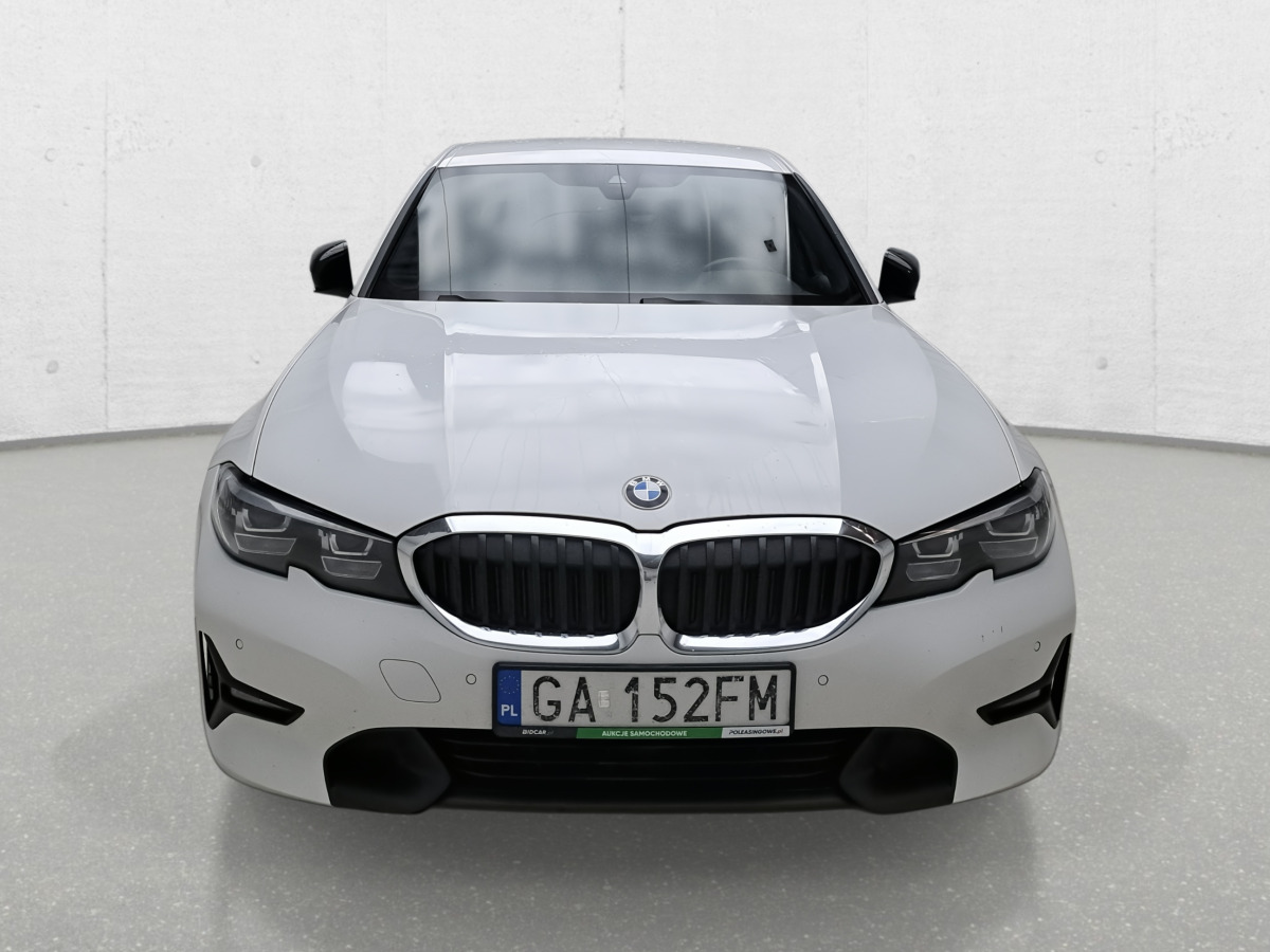 BMW 320I XDRIVE SEDAN - PKW: das Bild 3 BMW 320I XDRIVE SEDAN - PKW: das Bild 3