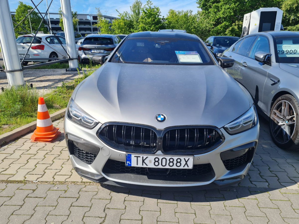 BMW M8 COMPETITION SEDAN - Limousine: das Bild 5 BMW M8 COMPETITION SEDAN - Limousine: das Bild 5