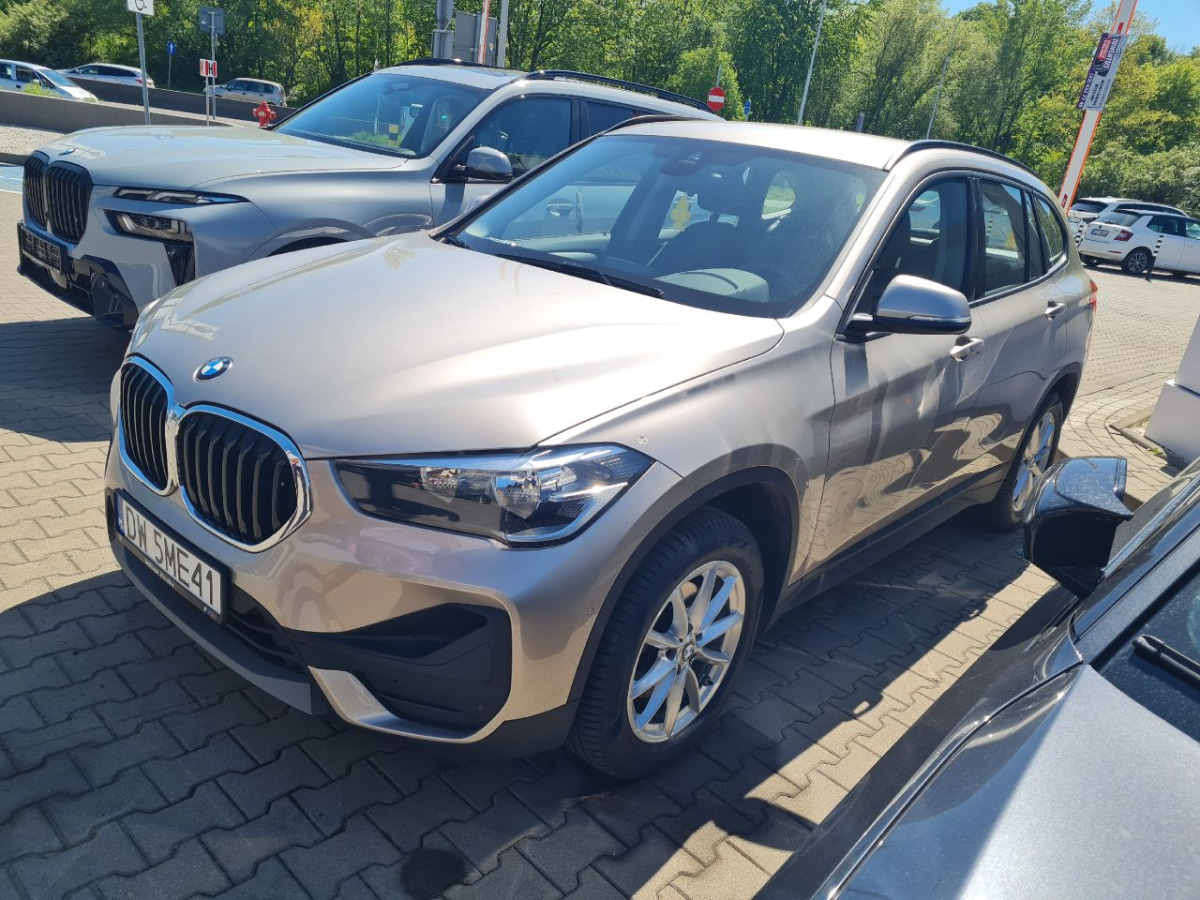 BMW X1 SUV - SUV/ Geländewagen: das Bild 2 BMW X1 SUV - SUV/ Geländewagen: das Bild 2