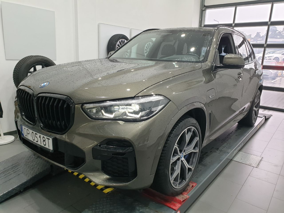 BMW X5 xDrive45e aut SUV - SUV/ Geländewagen: das Bild 2 BMW X5 xDrive45e aut SUV - SUV/ Geländewagen: das Bild 2