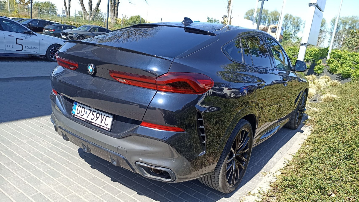 BMW X6 M50i SUV - SUV/ Geländewagen: das Bild 3 BMW X6 M50i SUV - SUV/ Geländewagen: das Bild 3