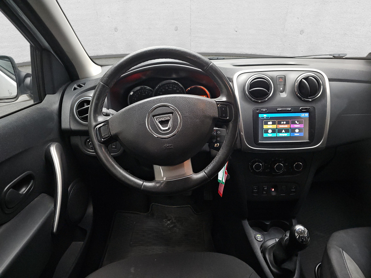 PKW DACIA SANDERO HATCHBACK: das Bild 11