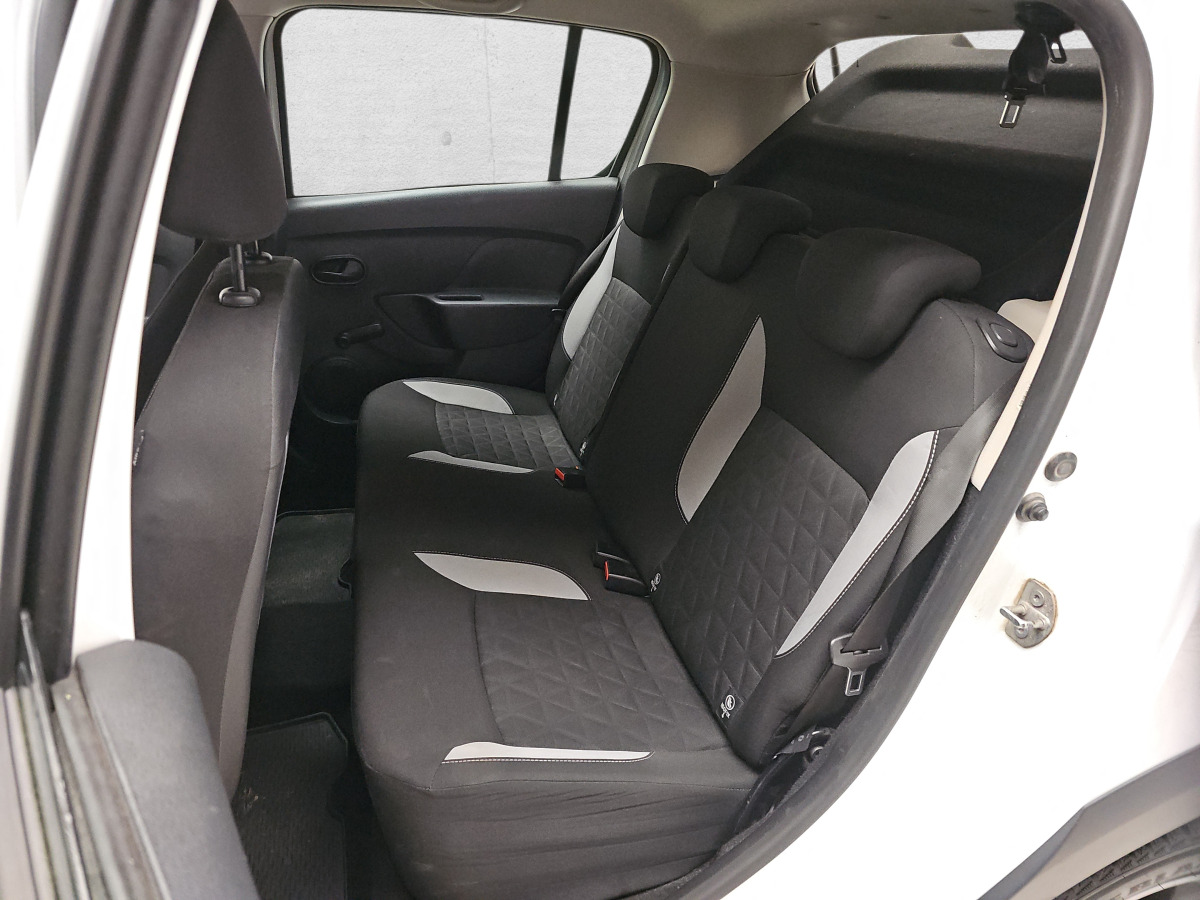 PKW DACIA SANDERO HATCHBACK: das Bild 13