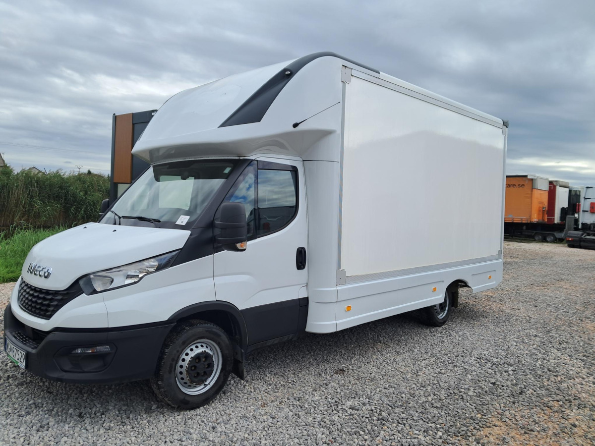 IVECO KONTENER - Koffer Transporter: das Bild 2 IVECO KONTENER - Koffer Transporter: das Bild 2
