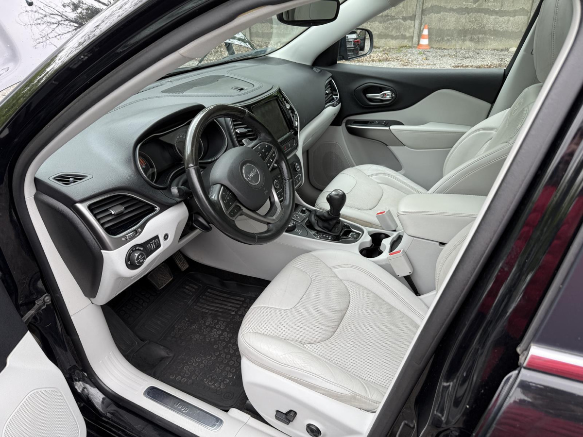 JEEP CHEROKEE OVERLAND 2.0 TURBO AWD AT SUV USZKODZONY SILNIK - SUV/ Geländewagen: das Bild 5 JEEP CHEROKEE OVERLAND 2.0 TURBO AWD AT SUV USZKODZONY SILNIK - SUV/ Geländewagen: das Bild 5
