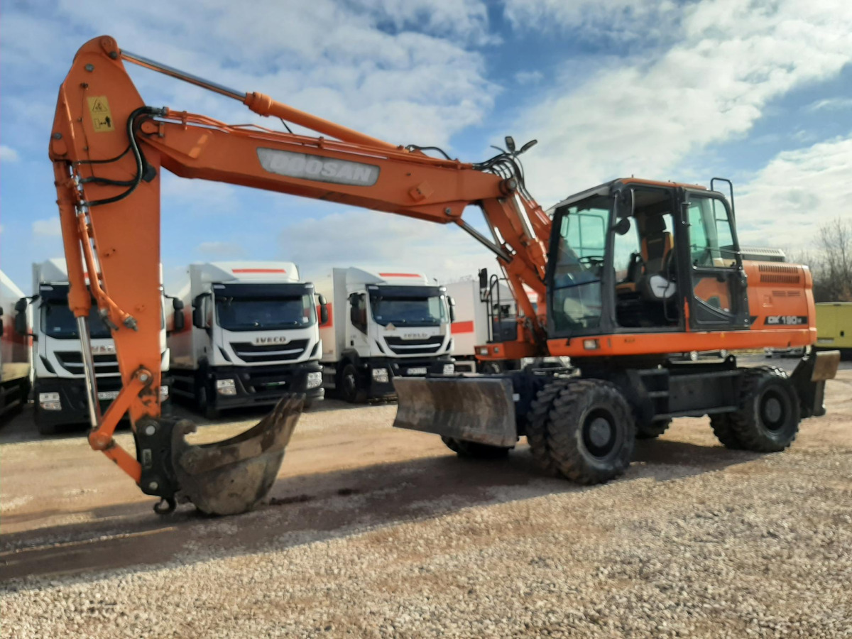 Koparka kołowa Doosan DX190W-3 2014 - 9261 mtg - silnik sprawny - Mobilbagger: das Bild 2 Koparka kołowa Doosan DX190W-3 2014 - 9261 mtg - silnik sprawny - Mobilbagger: das Bild 2