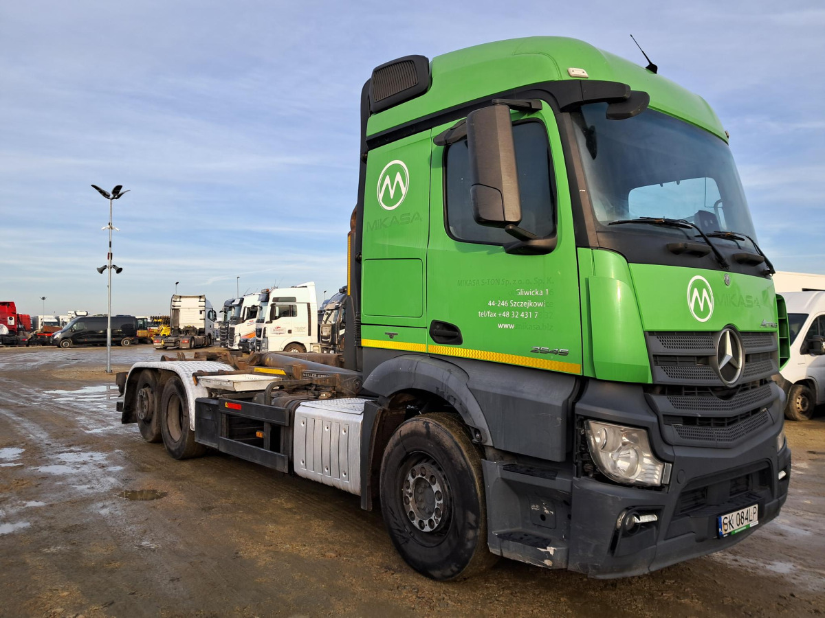 MERCEDES BENZ ACTROS HAKOWIEC - Abrollkipper: das Bild 1 MERCEDES BENZ ACTROS HAKOWIEC - Abrollkipper: das Bild 1