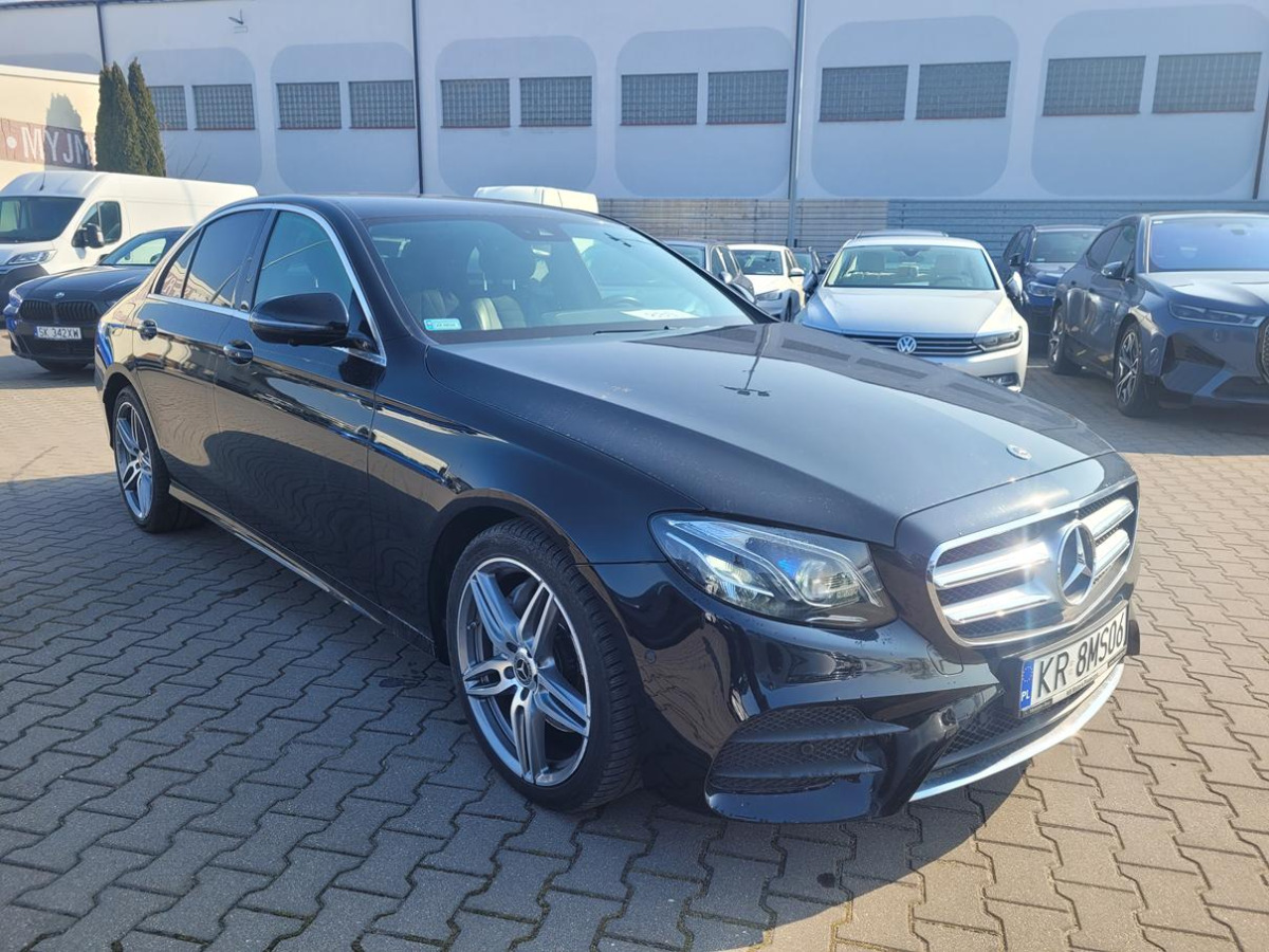MERCEDES BENZ E 220 D 4MATIC SEDAN - PKW: das Bild 1 MERCEDES BENZ E 220 D 4MATIC SEDAN - PKW: das Bild 1
