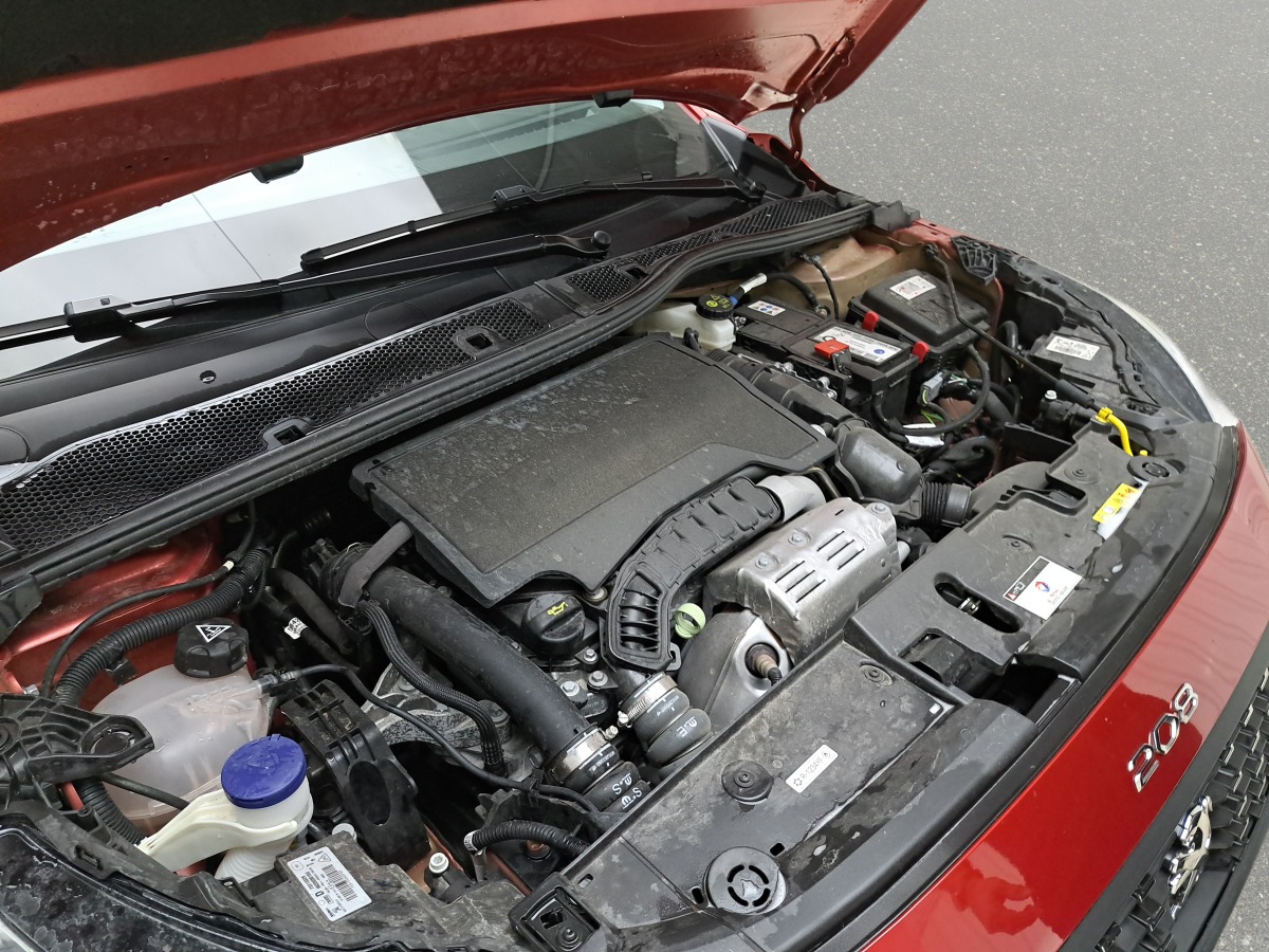 Schrägheck PEUGEOT 208 HATCHBACK: das Bild 15