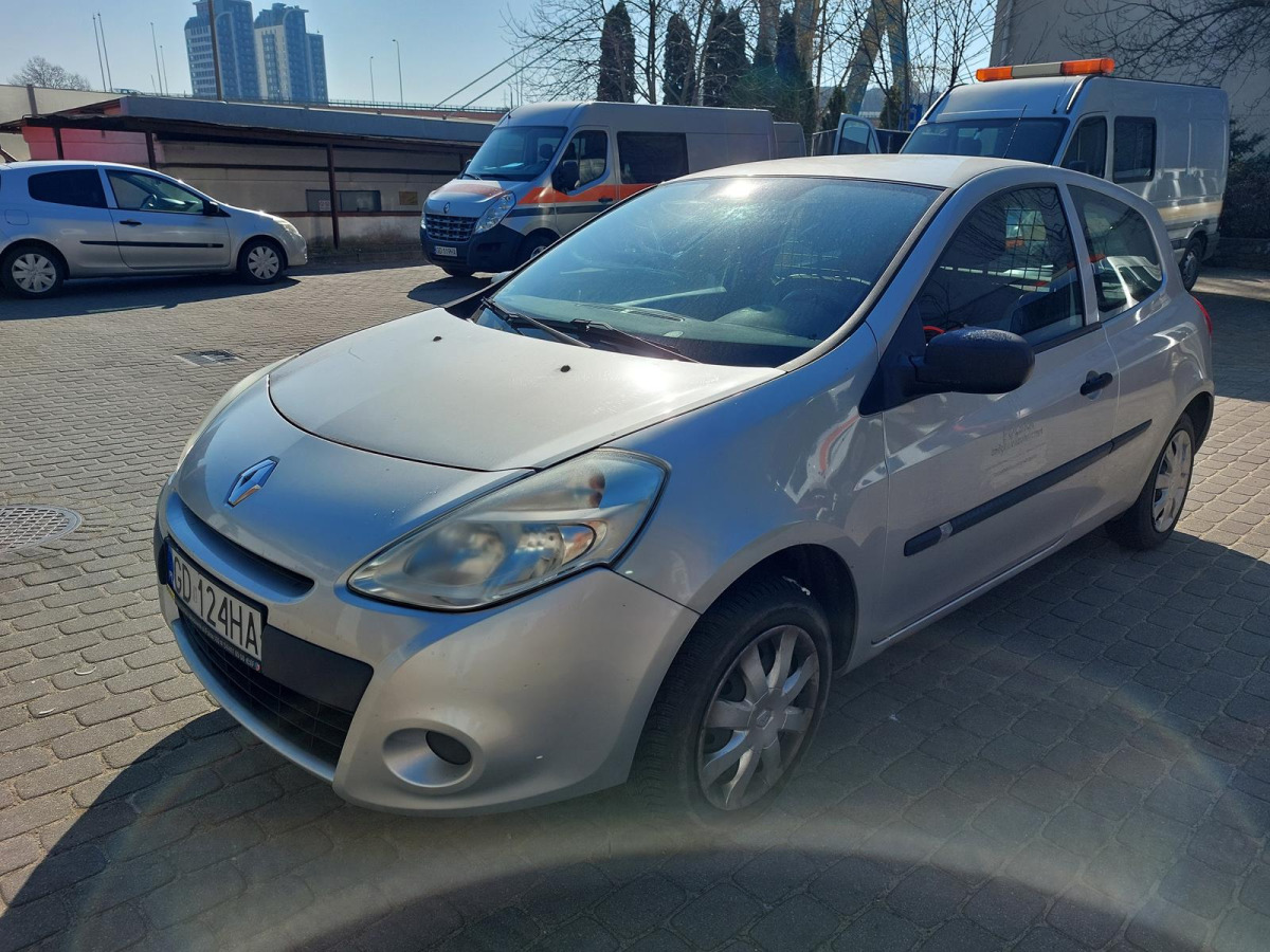 RENAULT CLIO HATCHBACK - PKW: das Bild 2 RENAULT CLIO HATCHBACK - PKW: das Bild 2