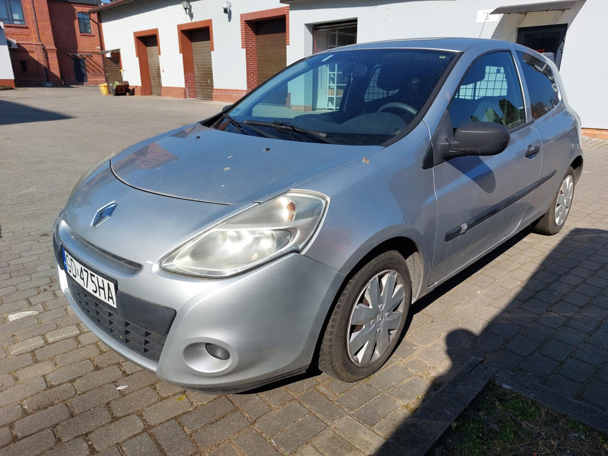 RENAULT CLIO HATCHBACK - PKW: das Bild 2 RENAULT CLIO HATCHBACK - PKW: das Bild 2