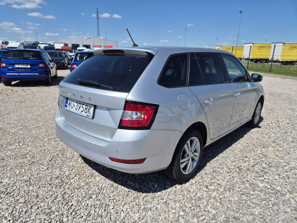 SKODA FABIA VAN+ HATCHBACK HOMOLOGACJA JAKO SAMOCHÓD CIĘŻAROWY - Schrägheck: das Bild 4 SKODA FABIA VAN+ HATCHBACK HOMOLOGACJA JAKO SAMOCHÓD CIĘŻAROWY - Schrägheck: das Bild 4