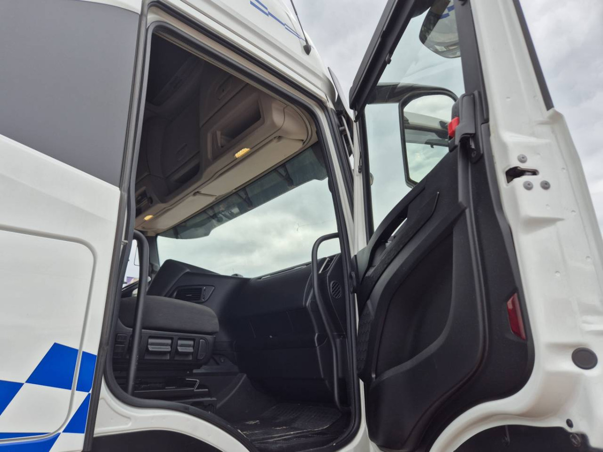 Sattelzugmaschine IVECO AS440ST/FP LT CIĄGNIK SIODŁOWY: das Bild 17