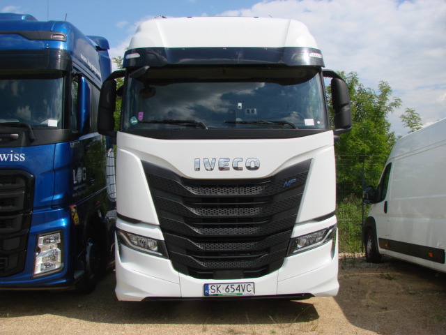 IVECO AS440ST/FP LT LNG CIĄGNIK SIODŁOWY - Sattelzugmaschine: das Bild 2 IVECO AS440ST/FP LT LNG CIĄGNIK SIODŁOWY - Sattelzugmaschine: das Bild 2