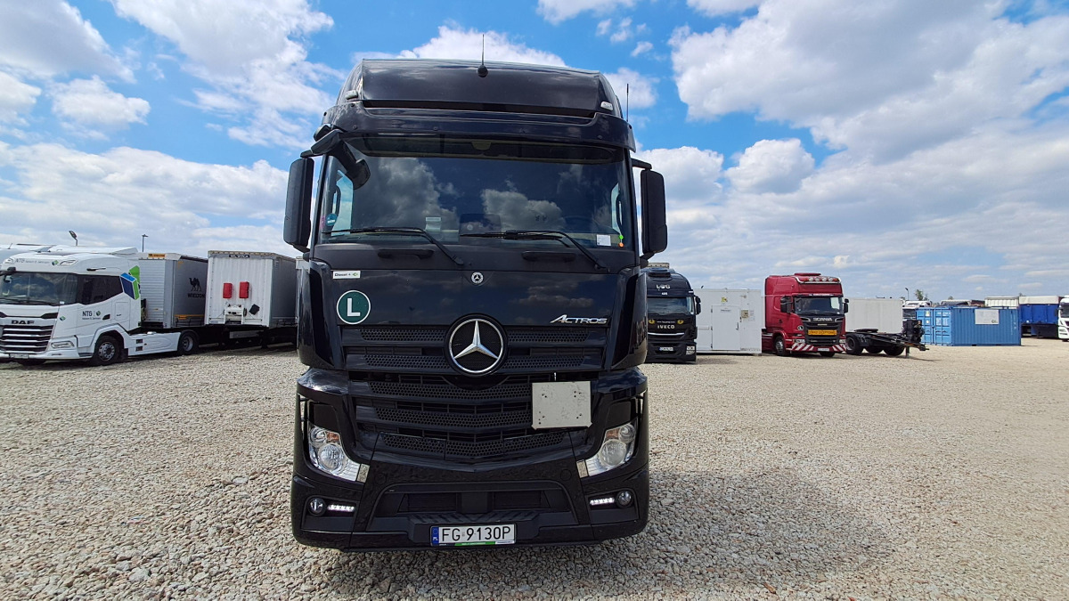 MERCEDES BENZ ACTROS CIĄGNIK SIODŁOWY - Sattelzugmaschine: das Bild 2 MERCEDES BENZ ACTROS CIĄGNIK SIODŁOWY - Sattelzugmaschine: das Bild 2